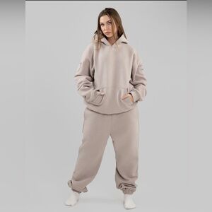 Comfrt Travel Essentials Unisex Hoodie and Sweatpants Set in Bark